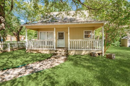 1201 Brookhurst St, Irving TX 75061-5451 exterior