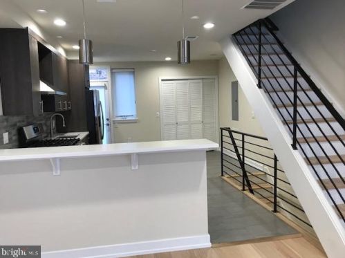 413 20th St, Philadelphia PA  19130-3846 exterior