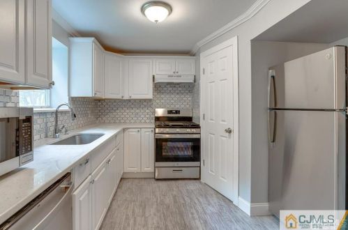 6 Kim Ct, Old Bridge NJ 08857-3405 exterior