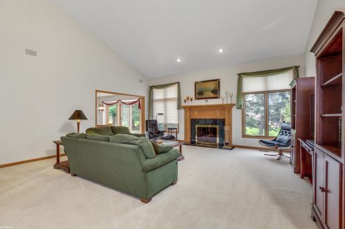 16820 Renee Dr, Macomb Township MI 48042-2324 exterior