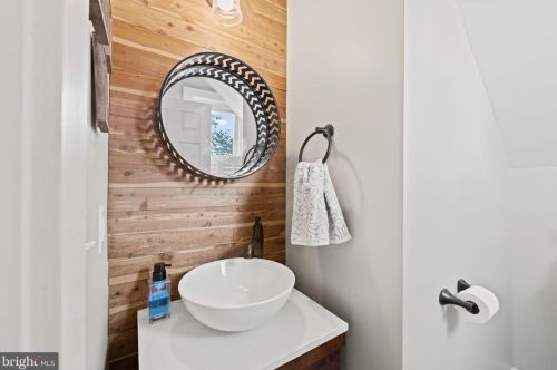 312 Raymond Ave, Alexandria VA 22301-1037 exterior