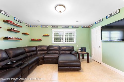 94 Jackson Ml Rd, East Freehold NJ 07728-8057 exterior