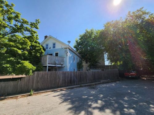 118 Bernon St, Providence RI 02908-3720 exterior