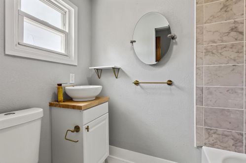 5451 Cherry St, Milwaukee WI  53208-2106 exterior