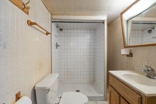 12905 Wallace St, Chicago IL 60628-7451 exterior