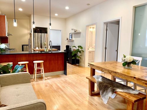 1636 Rockwell St, Chicago, IL 60647-4087