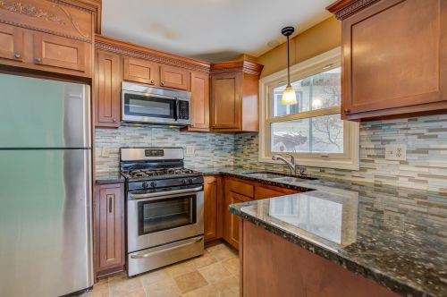 604 Gotzian St, Saint Paul MN 55106-4652 exterior