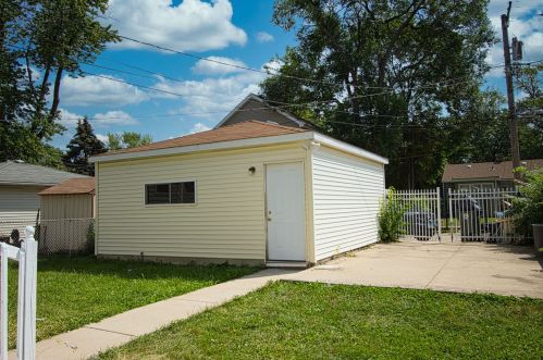 2041 14 Ave, Broadview IL 60155-4001 exterior