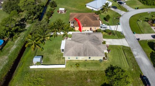 1080 Romaine Ln, Fort Pierce FL 34953-3675 exterior