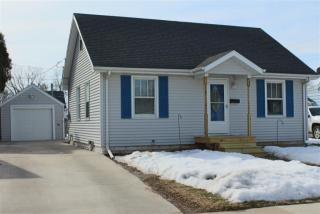 949 Adams St, Neenah, WI 54956-2306