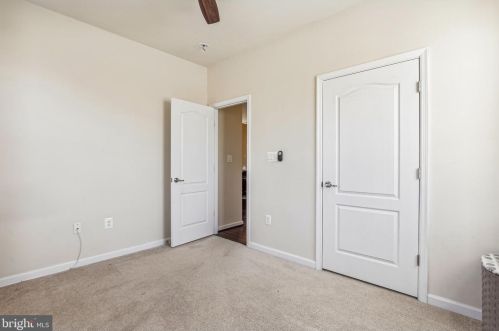 3570 Huntley Manor Ln, Alexandria VA  22306-5111 exterior