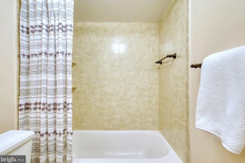 3246 Grace St, Washington DC 20007-3631 exterior