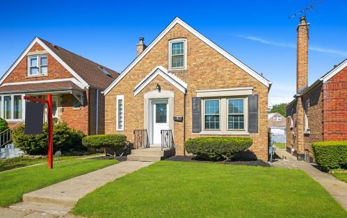 5548 Kilbourn Ave, Chicago IL  60629-4808 exterior