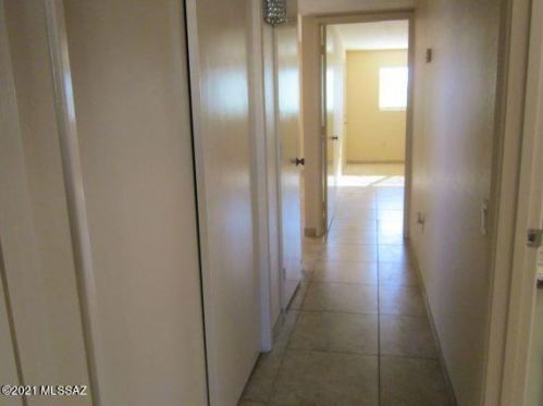 821 Paseo Del Prado, Green Valley AZ 85614-1974 exterior