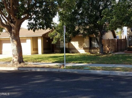 851 Almendra Pl, Oxnard, CA 93036-2523