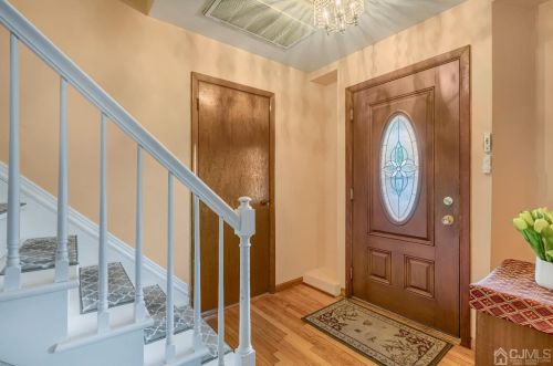 73 11th St, Piscataway, NJ 08854-1505