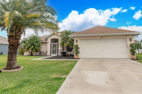 213 Parish Ter, Fort Pierce, FL 34984-3637
