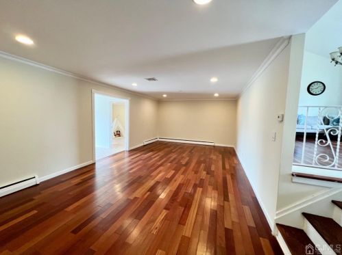 24 Sims Rd, Edison NJ 08817-3034 exterior