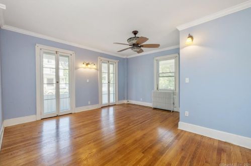 8 Un St, Milford CT 06460-4724 exterior