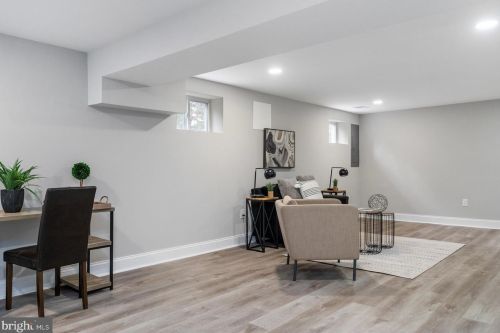 8916 Copenhaver Dr, Rockville MD  20854-3009 exterior