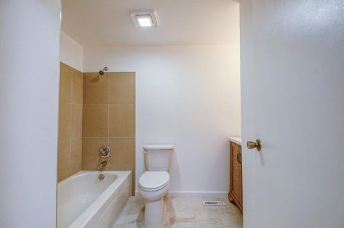 134 Crestwood Dr, Pittsburgh PA  15209-1008 exterior