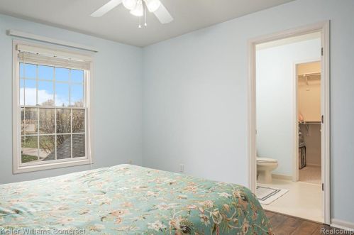 5348 Creekmonte Dr, Rochester MI 48306-4793 exterior