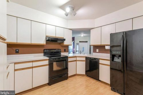 1310 Foxmeadow Dr, Limerick PA 19468-1556 exterior