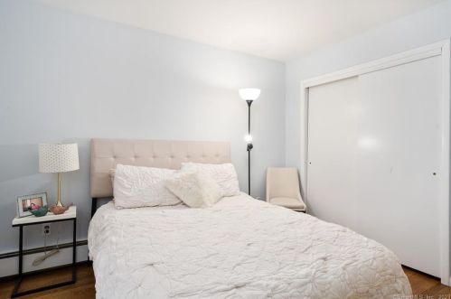 32 Arther St, Greenwich CT 06831-5107 exterior