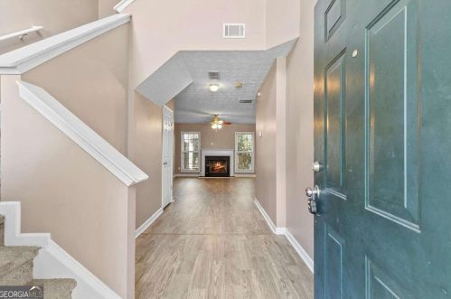 351 Parkview Manor Dr, Tucker GA  30084-8914 exterior