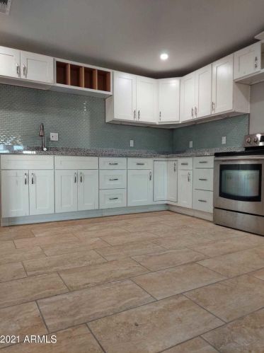 3249 Cypress St, Phoenix, AZ 85008-2912