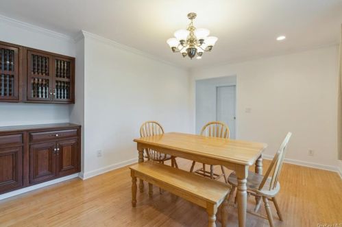 5 Sunset Dr, Armonk NY 10504-2040 exterior