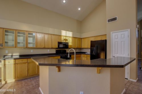 516 Anderson Ave, Phoenix AZ  85022-2370 exterior