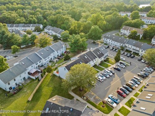 118 Joan Ct, Jackson Twp NJ 08527-2366 exterior