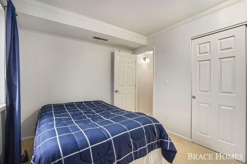 3280 Devonwood Dr, Grand Rapids MI exterior