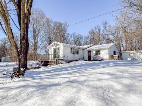 23431 Fosdick St, Dowagiac MI 49047-7433 exterior