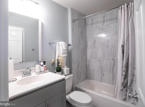 1012 Johnson St, Philadelphia PA  19138-1015 exterior