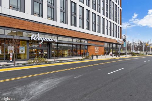 1800 Old Meadow Rd, Mc Lean VA  22102-1899 exterior