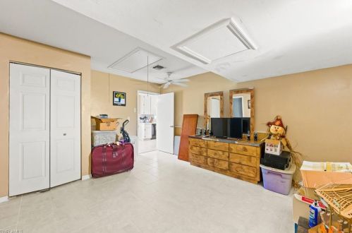 580 16 St, Naples FL 34117-9420 exterior