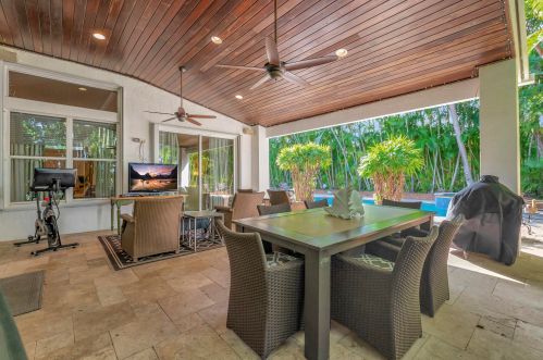 52 Lk Eden Dr, Boynton Beach FL 33435-8666 exterior