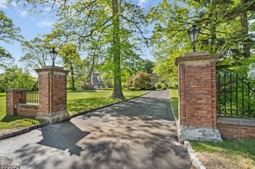 6 Normandy Pkwy, Morristown NJ exterior