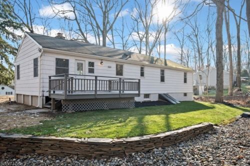 67 Shawnee Trl, Wharton NJ  07885-2925 exterior