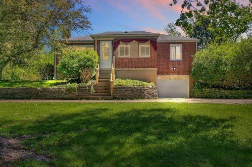 590 Dorseyville Rd, Pittsburgh PA  15238-1525 exterior