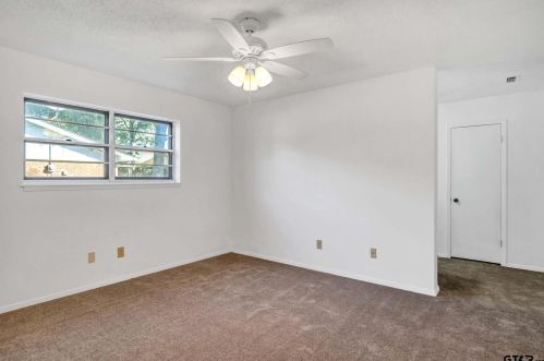 2704 Balsam St, Longview TX 75605-1920 exterior