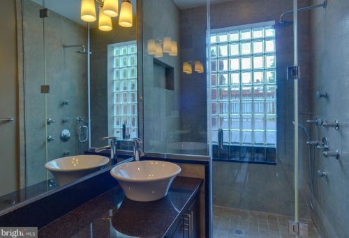 1731 Riggs Pl, Washington DC 20009-6248 exterior