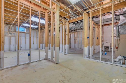 4 Rockoff Ct, Edison NJ  08837-3000 exterior