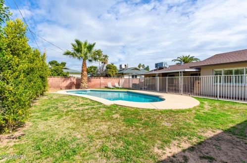 6634 16th Dr, Phoenix AZ  85015-1425 exterior