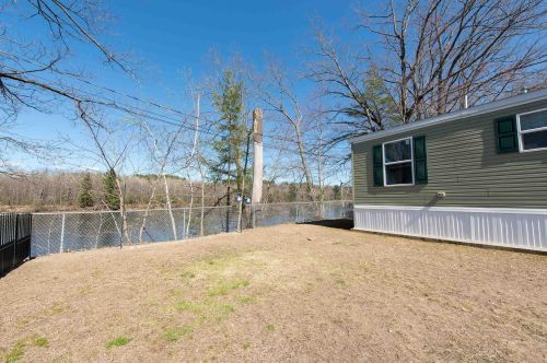 52 Longmeadow Dr, Concord NH 03301-3413 exterior