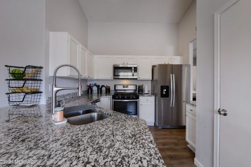 8660 Desert Dove Dr, Tucson AZ  85747-5147 exterior