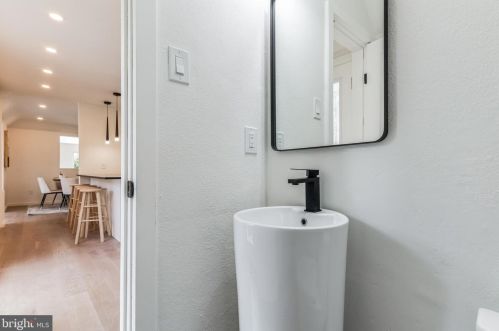 6107 Benalder Dr, Bethesda MD  20816-1007 exterior