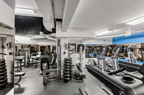 2626 Lakeview Ave, Chicago IL  60614-1809 exterior